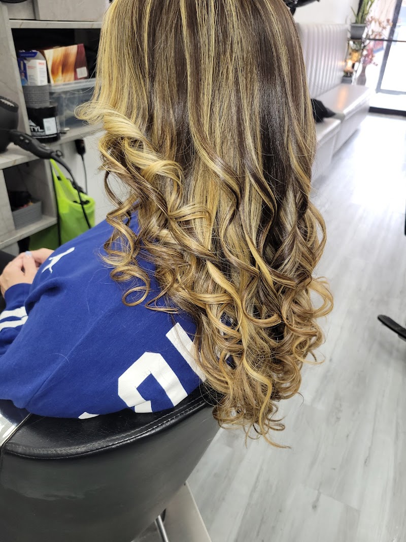 Spring Nails nail design by GLOW BEAUTY SPA & SALON in New York