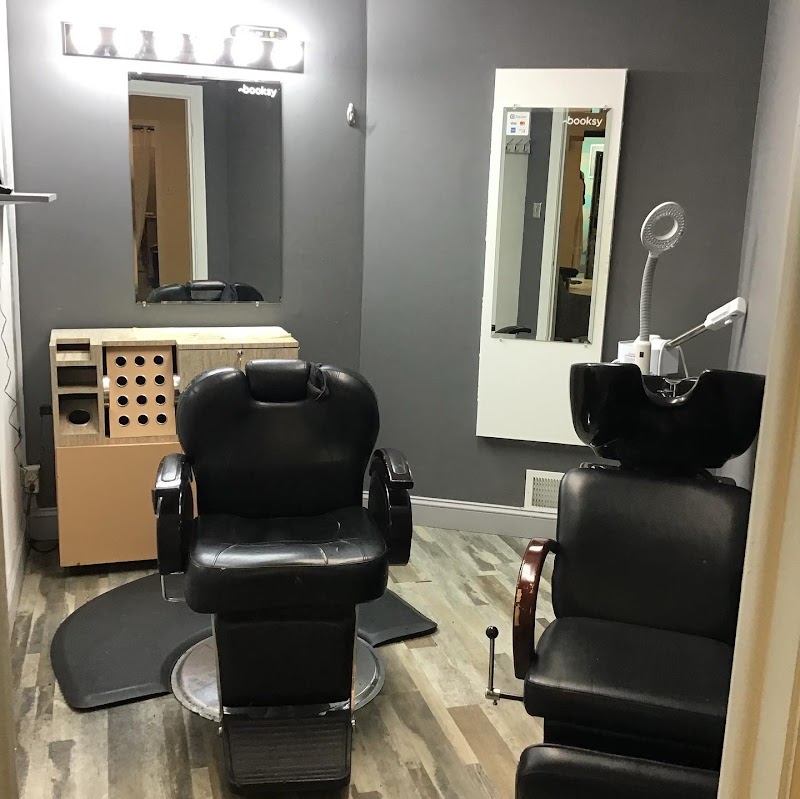 Nail Salon at Marimarshe’ 2.0 Salon & Suites in Chicago