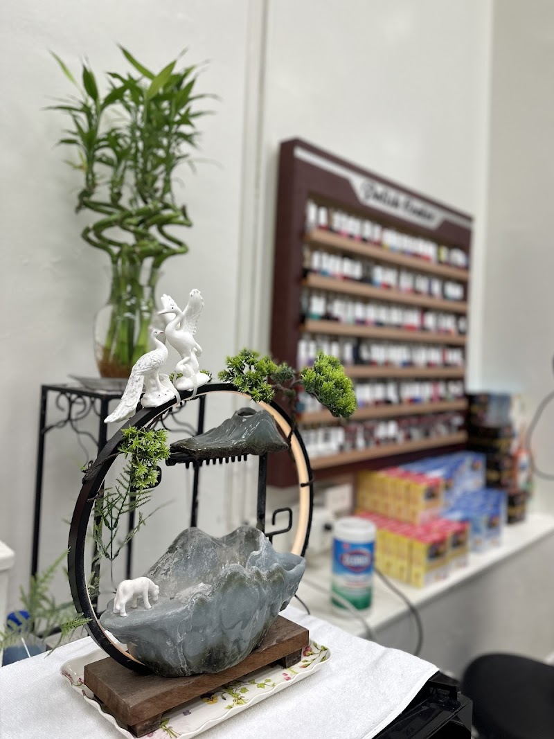 Nail Salon at Inails & SPA in Los Angeles