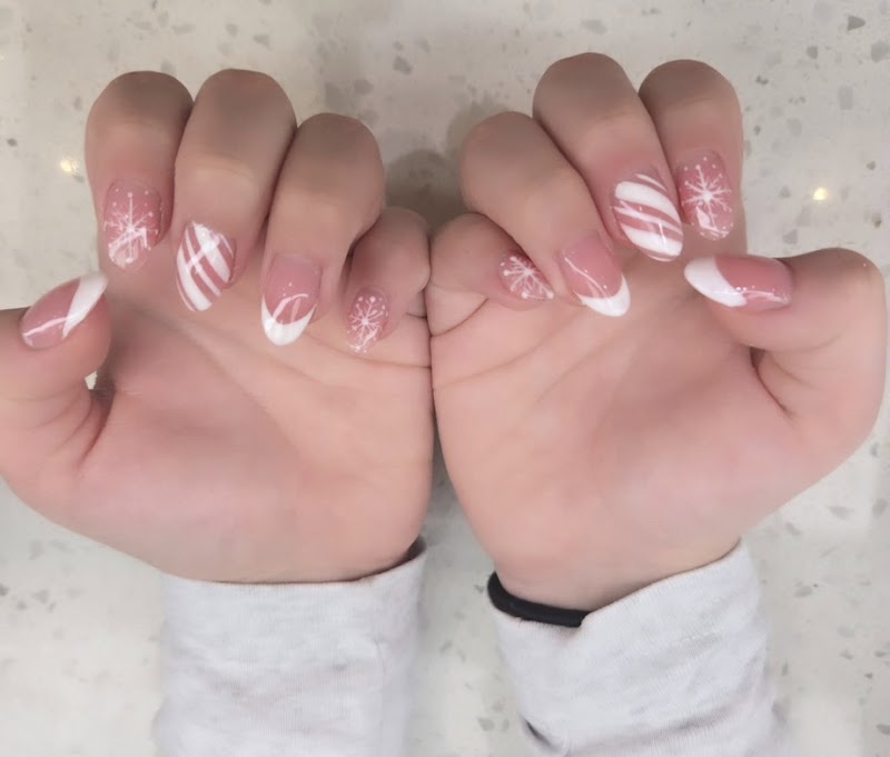 Winter Nails nail design by Nail and Spa Story in New York