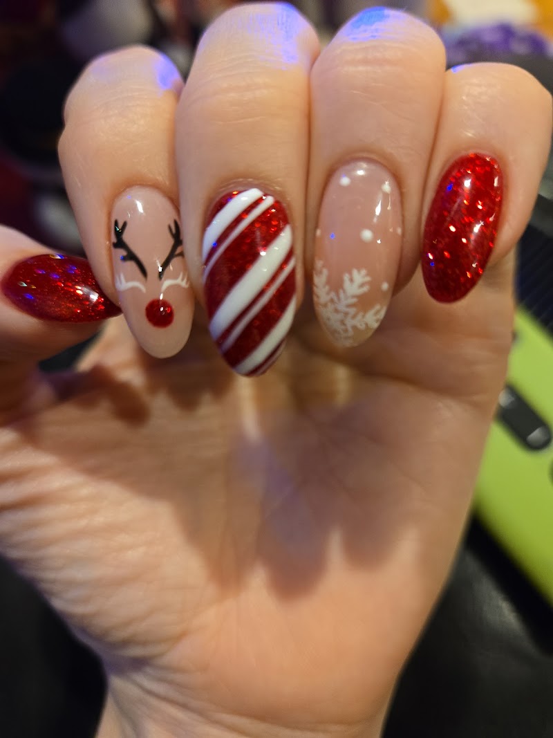 Christmas Nails nail design by Miracle Nail & Spa in New York