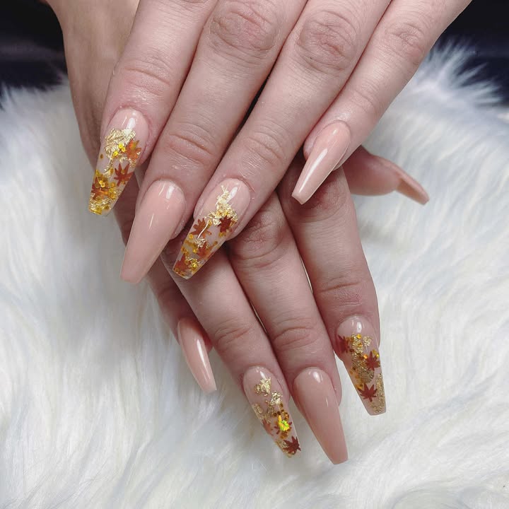 Valentine's Nails nail design by Super Nails Lounge in Los Angeles