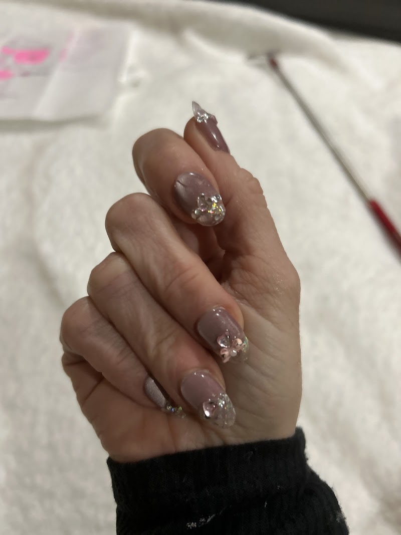 Nail Art at Nana Press on Nails in New York