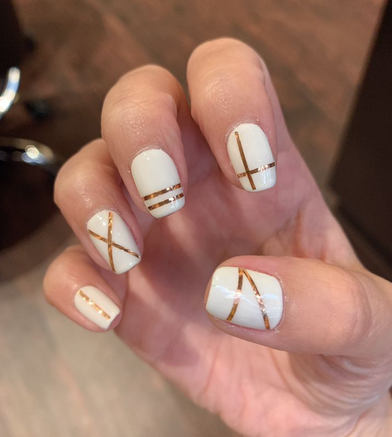 Oval at Il Girasole Nail SPA in New York