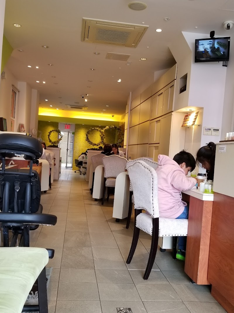 Nail Salon at Lily's Nails in New York