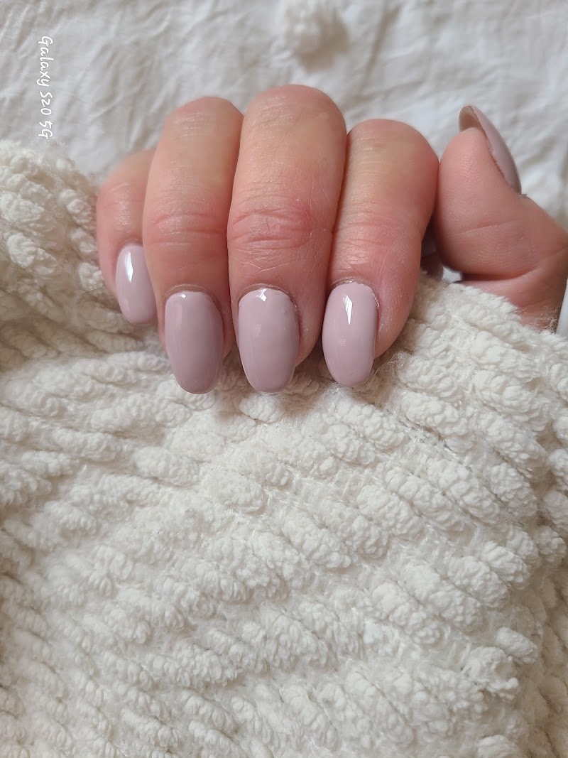 Almond Shape at Kiki Nails & SPA in New York