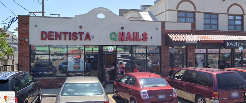 Nail Salon at Q Nails in Chicago