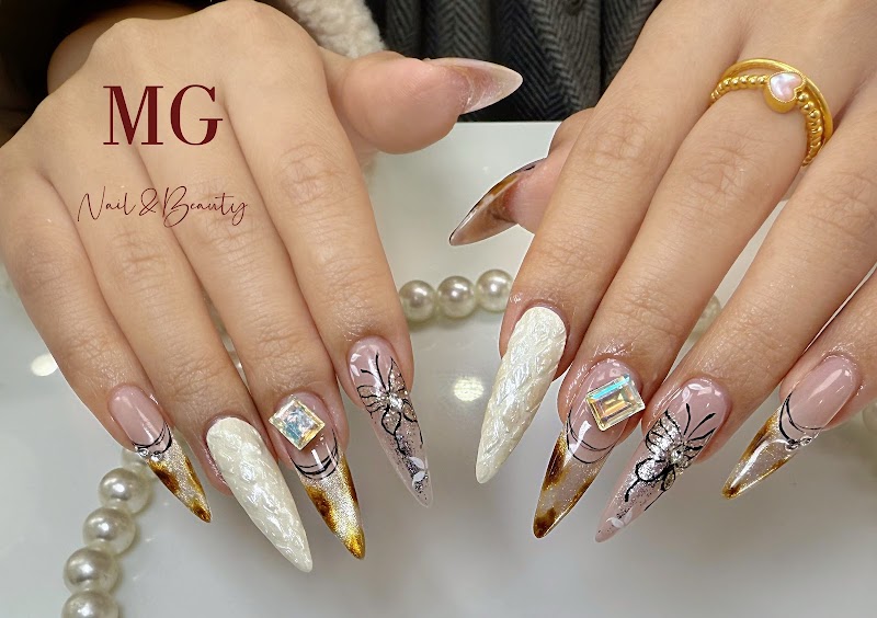 Ombre Nails nail design by MG Nail & Beauty in New York