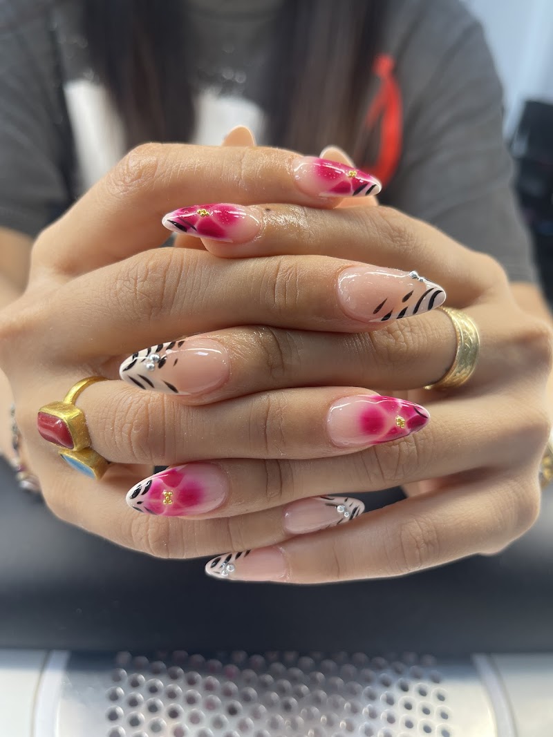 Pink Nails nail design by Lumière Nail