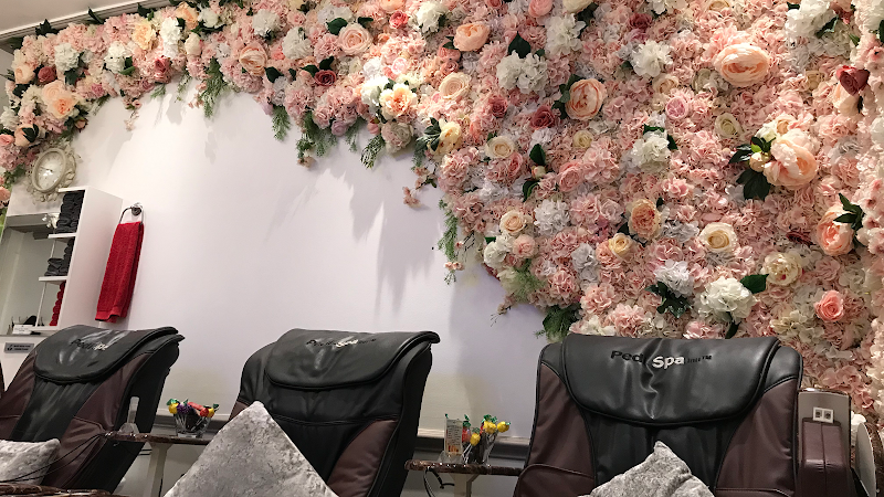 Nail Salon at Fine Nails in London