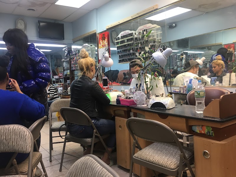 Nail Art at New Queen Nail in New York