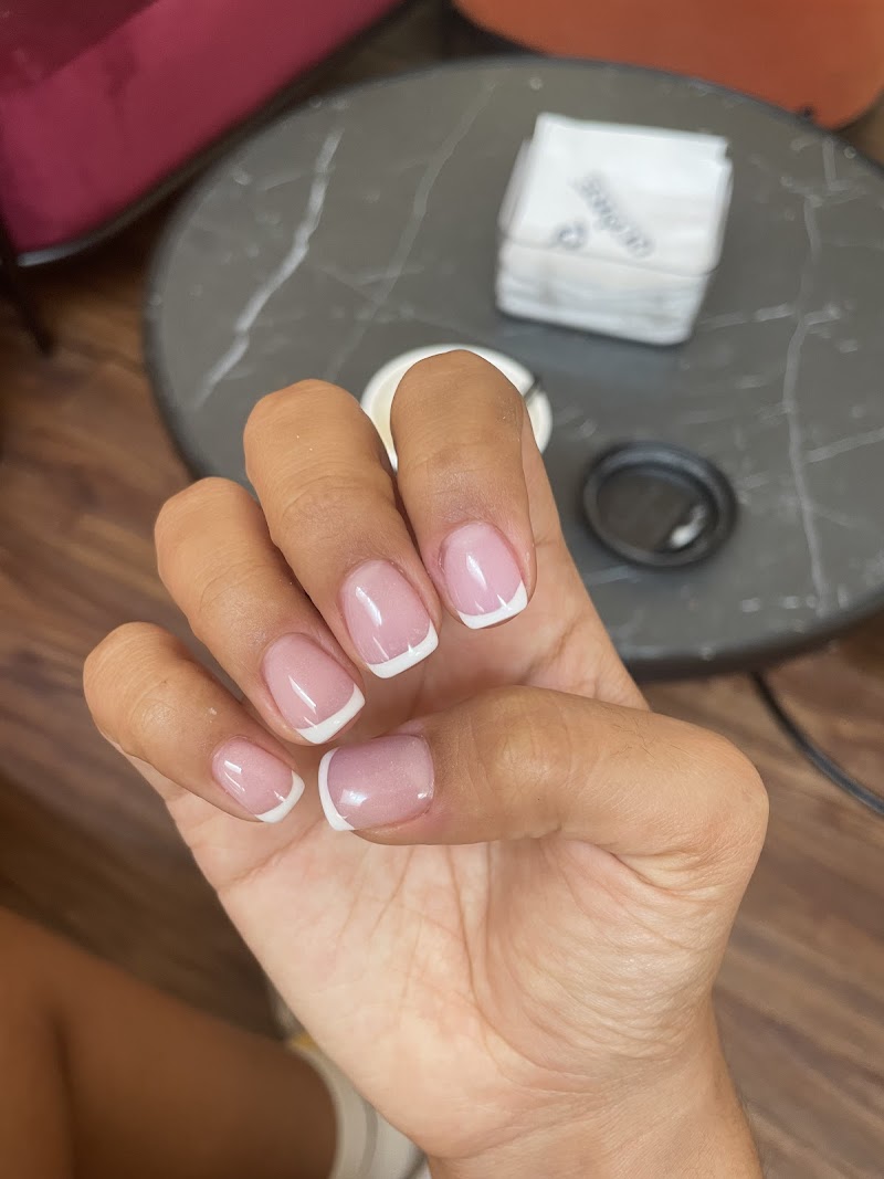 Ombre Nails nail design by Van Nails in Miami