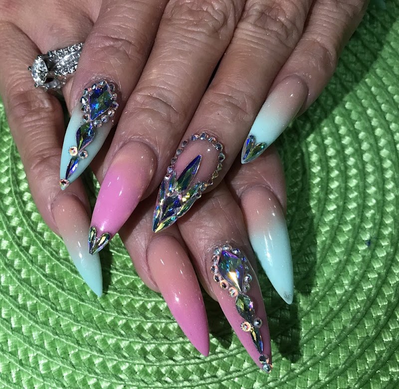 3D Nail Art at Lucy's Nail Boutique in New York