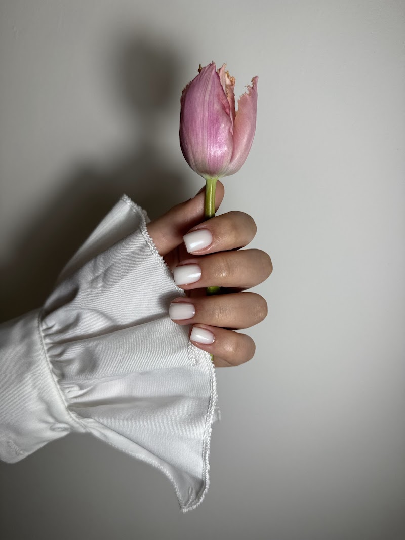 Oval Nails nail design by Pristine Nails Studio