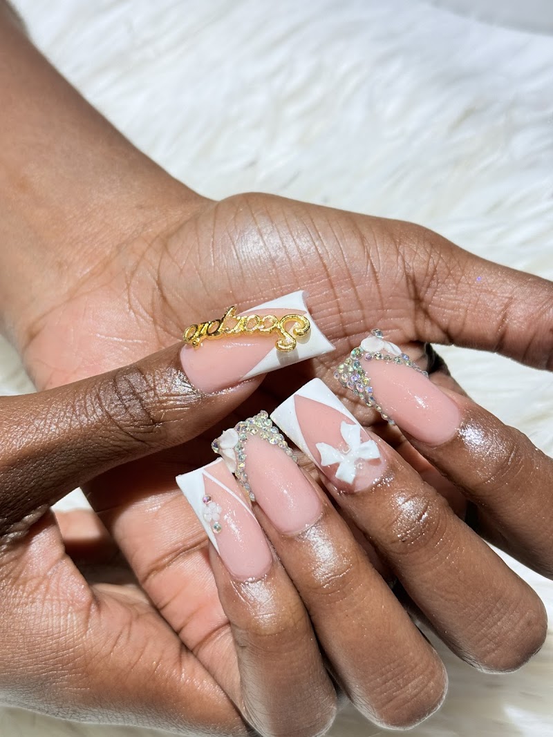 Nail Art at Harlem Nail Bar in New York