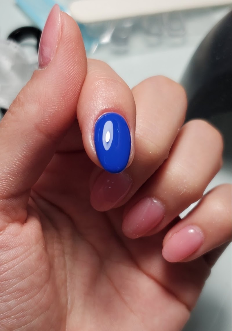 Glow Nails Boutique — nail salon in Chicago