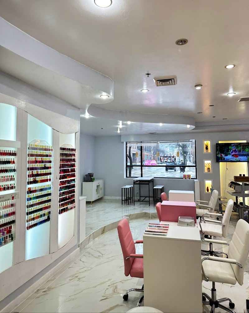 Nail Salon at Bio Pinky Nail Studio in Chicago