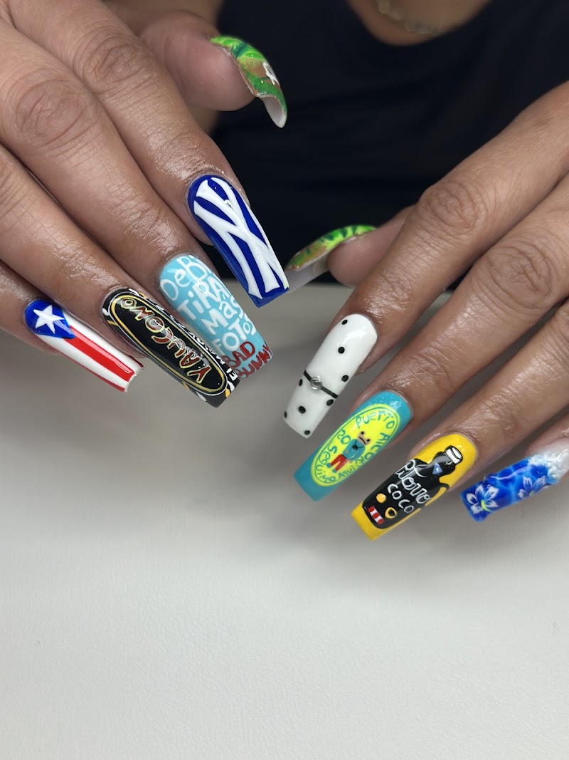 Valentine's Nails nail design by Luxury nails by Estefany in New York