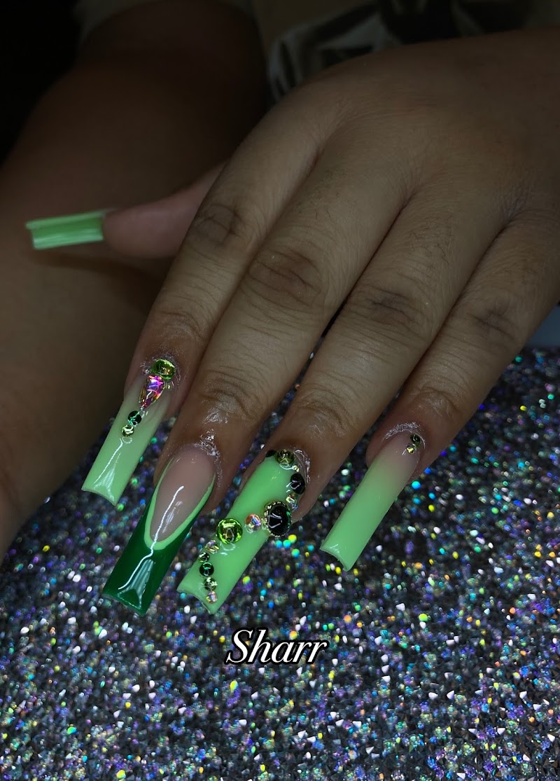 Lux Nail Boutique - Nail Salon in Chicago