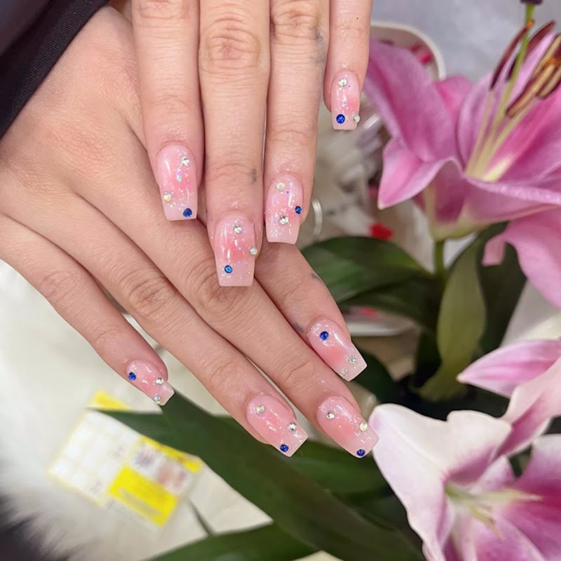 BIAB nail design by Kim's Nails and Beauty Kensington in London