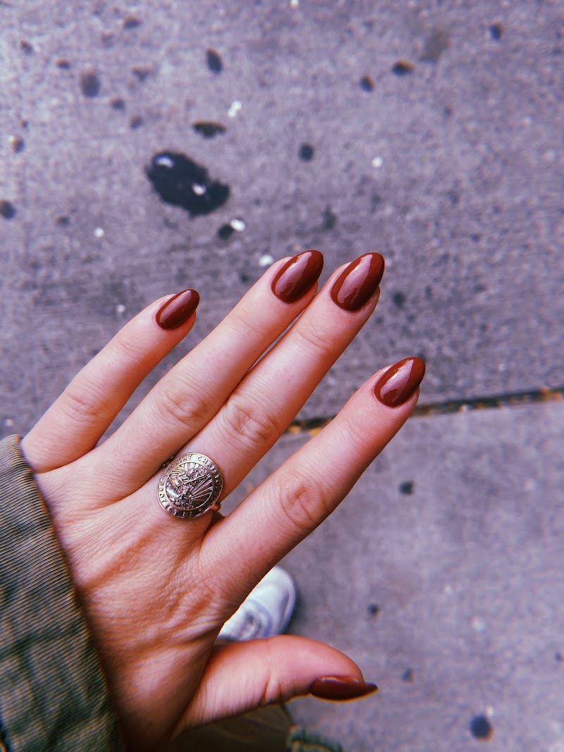 Almond Shape at Cindy's Nails in New York