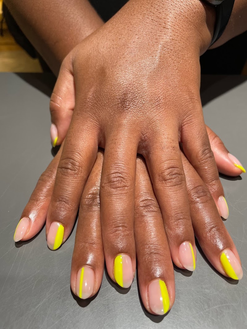 Marble Nails nail design by Ainslie Beauty Lounge in New York