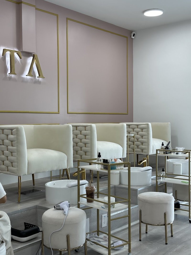 Summer Nails nail design by Ostenta Beauty Concept Edgewater - Nails, Lashes & Facials in Miami