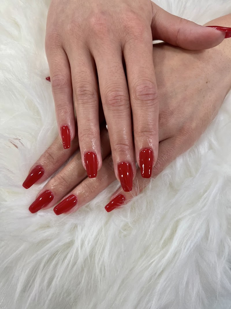 Christmas Nails nail design by Element Beauty Nail Spa in New York