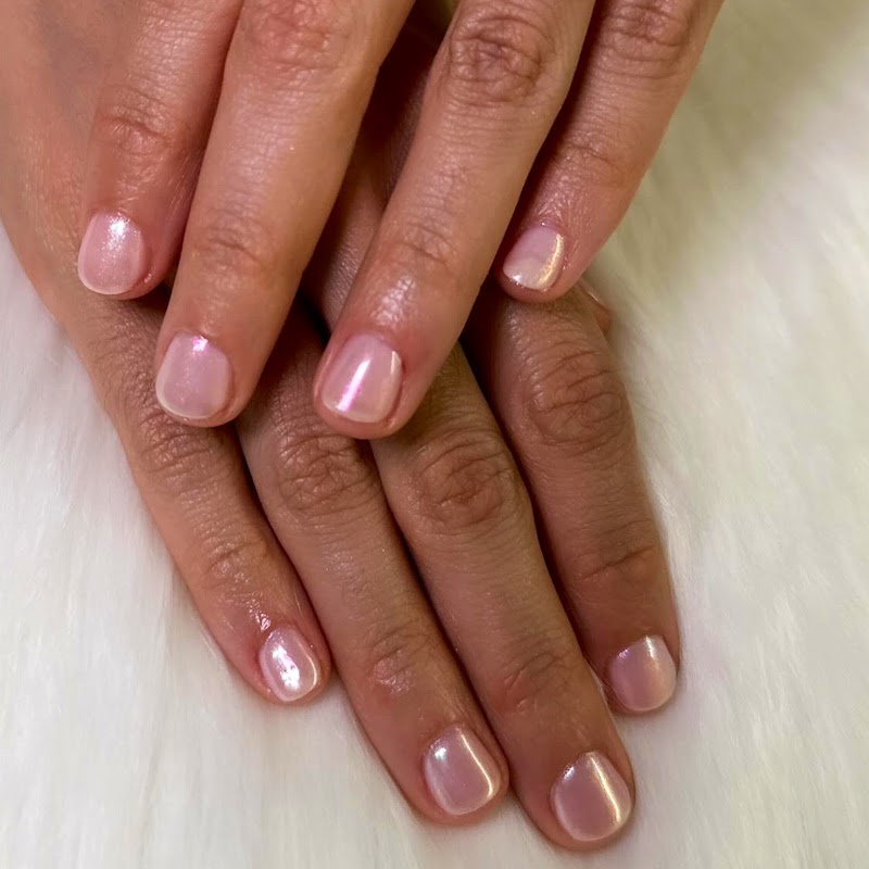 Red Nails nail design by Nailroom.888