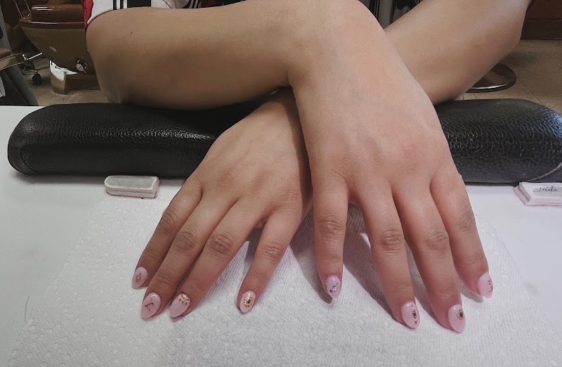 Summer Nails nail design by Rachel's Nail Salon in New York