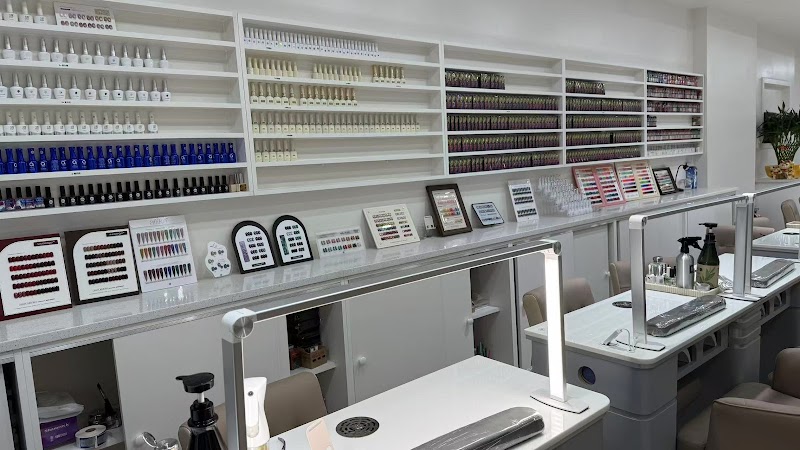 Square Nails nail design by Daisy Nails