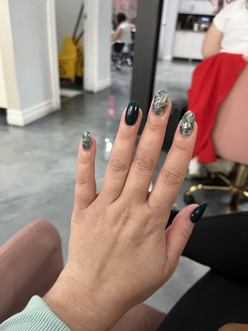 Nail Art at Raquelle Nail Bar in New York