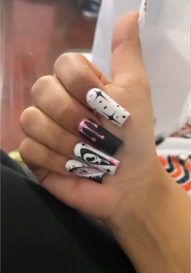 Y2K Nails nail design by SLAYDbyKae’s Studio in New York