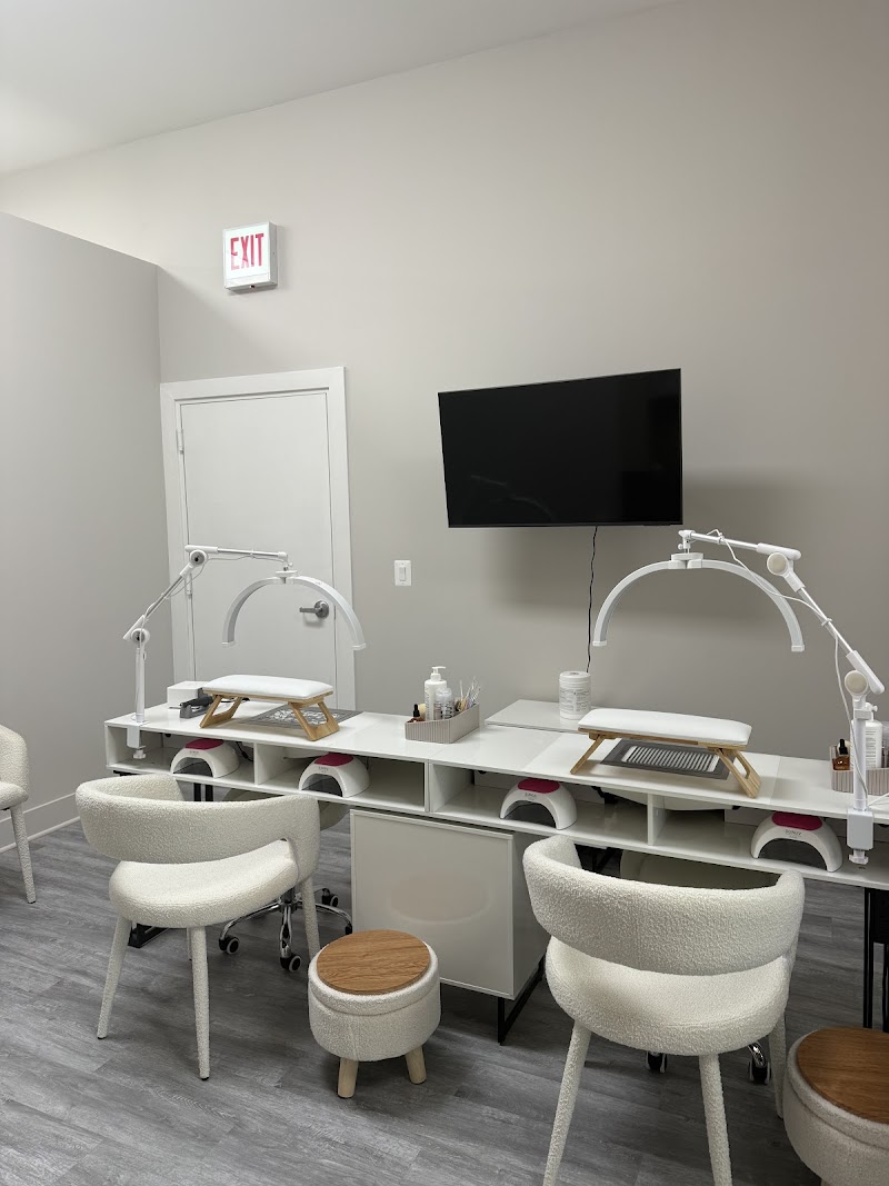 Nail Salon at Nail Studio by Twenty 1 in Chicago