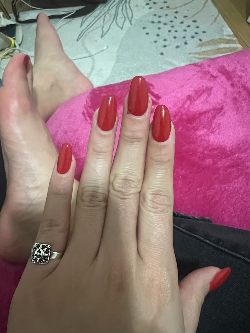 Red Nails nail design by V and Nini nails in New York