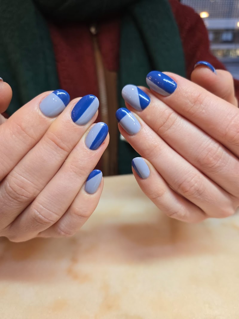 Chrome Nails nail design by Kalon