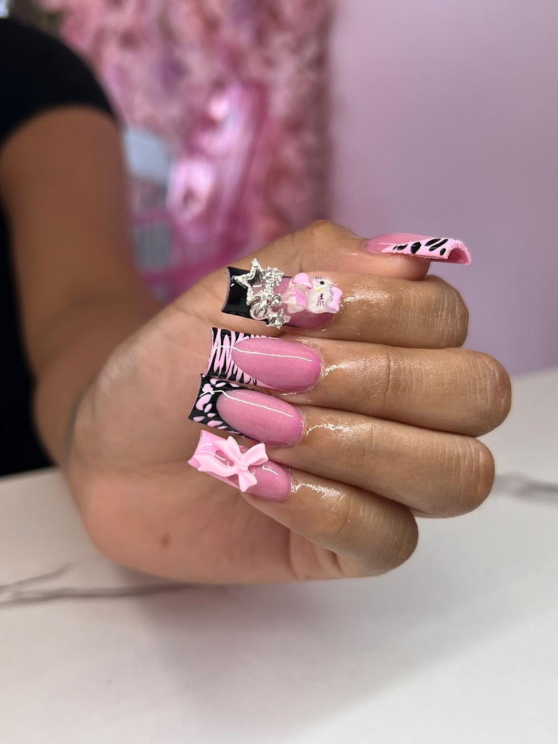 Geometric Nails nail design by NailHaven