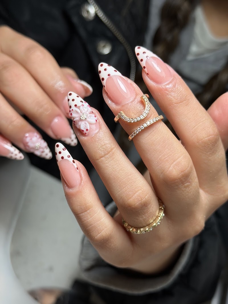 Valentine's Nails nail design by Beauty Queen Nails in New York