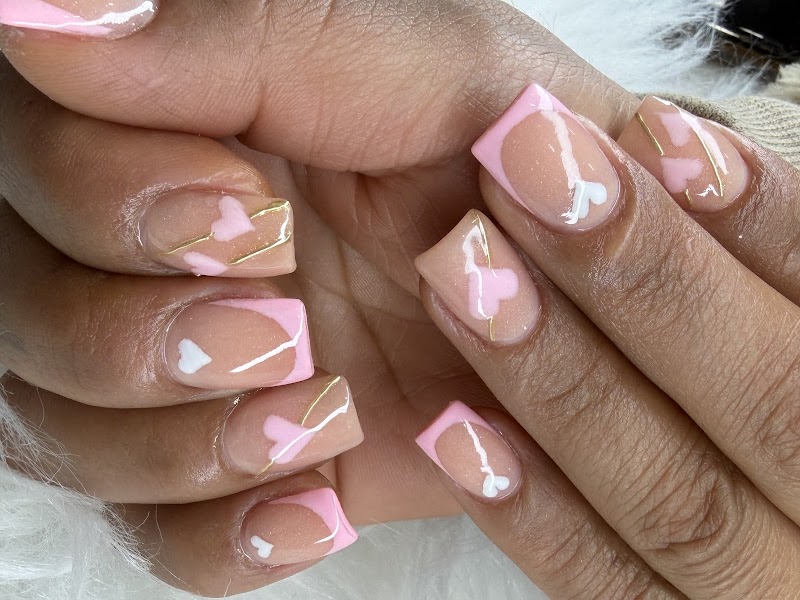 Valentine's Nails nail design by Beauty Queen Nails in New York