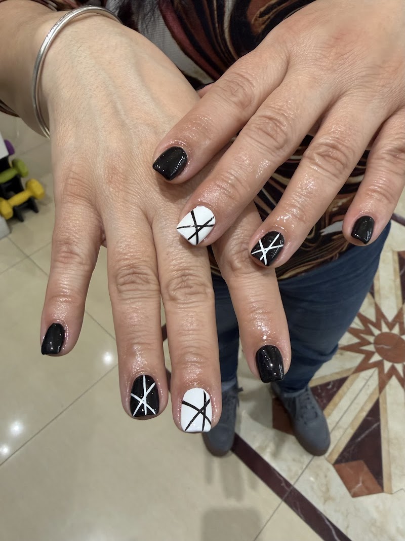 Square at Glitter & Polish, Nails & SPA in New York