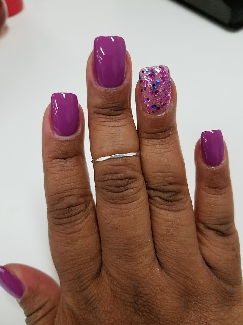 Summer Nails nail design by Sylvia's Nails in New York