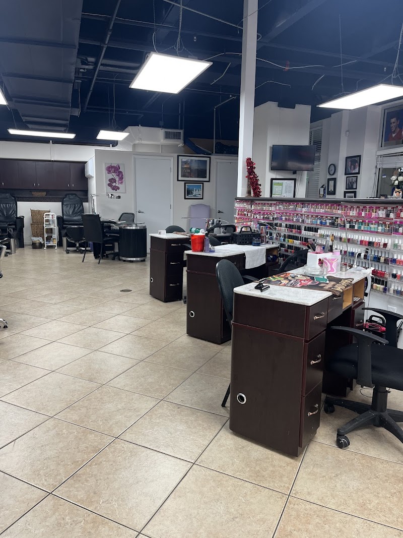 Nail Salon at D' Tere Salon & SPA in Miami
