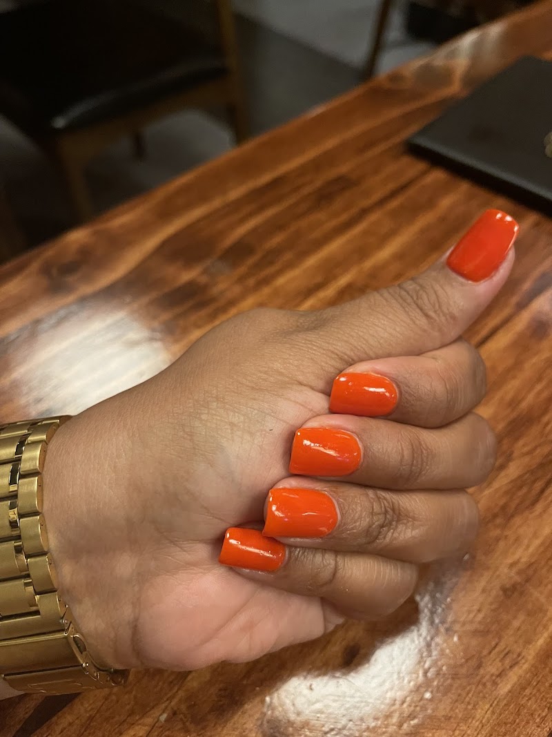 Summer Nails nail design by Eva's Nails & Spa in New York
