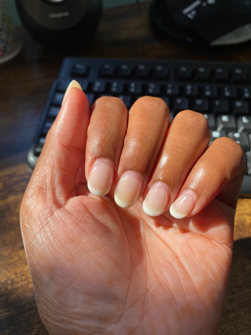 Summer Nails nail design by Eva's Nails & Spa in New York