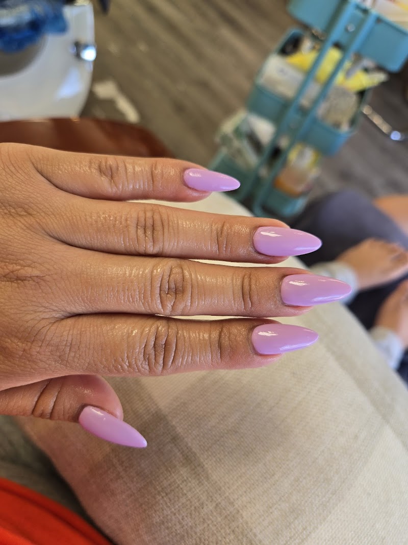 Stiletto at Shine My Nail in Los Angeles