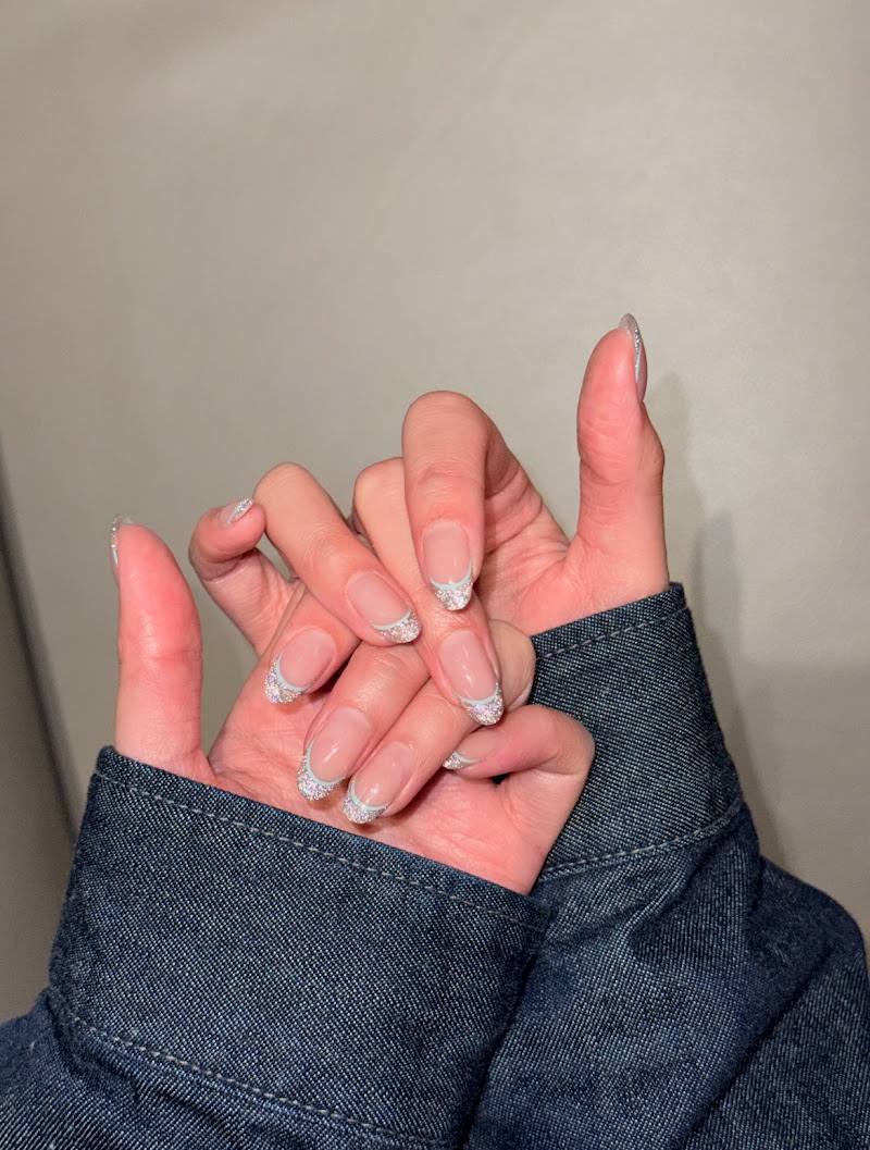 Glitter Nails nail design by Nail Lab & Spa in New York