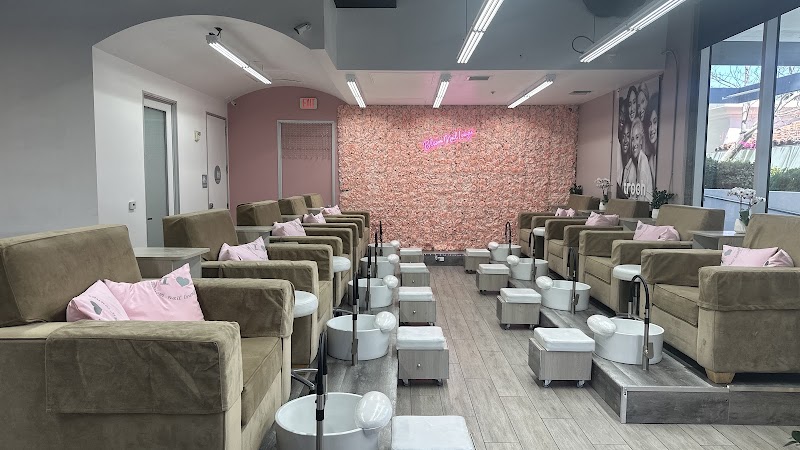 Nail Salon at Blossom Nail Lounge in Los Angeles
