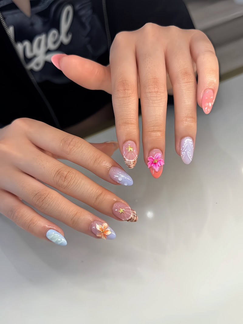 Floral Nails nail design by Color Coat Beauty Boutique in Los Angeles