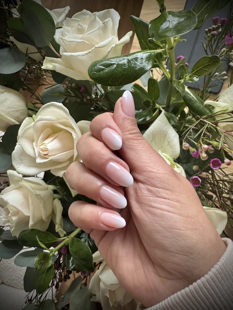 Floral Nails nail design by Color Coat Beauty Boutique in Los Angeles