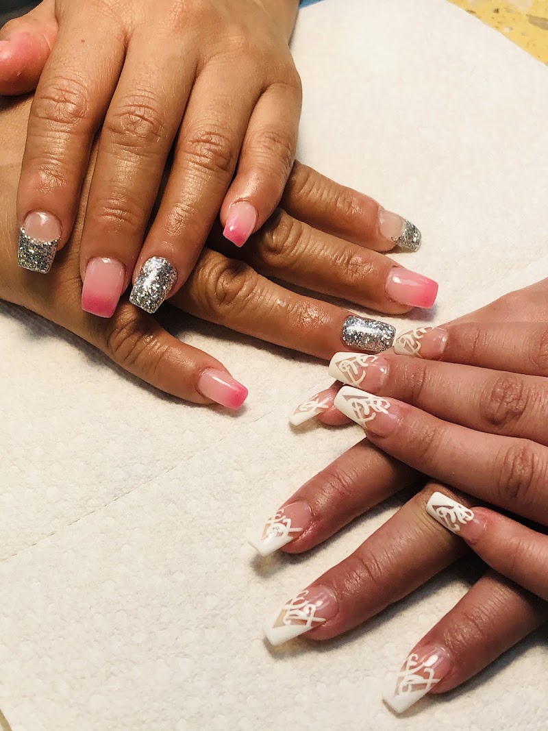 Nail Art at Long Nails in New York